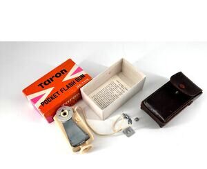 Vintage Taron Pocket Flash Gun B.C. Type w/ Box Leather Case Instructions